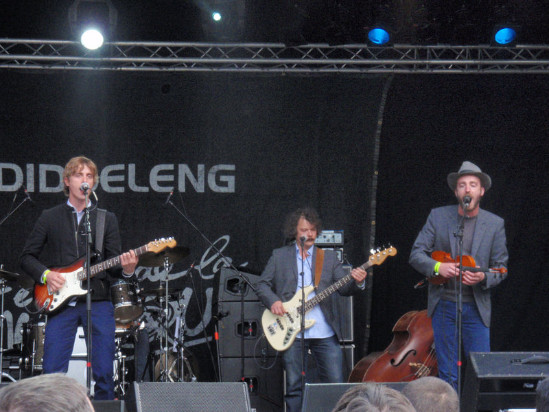 ABSYNTHE MINDED.