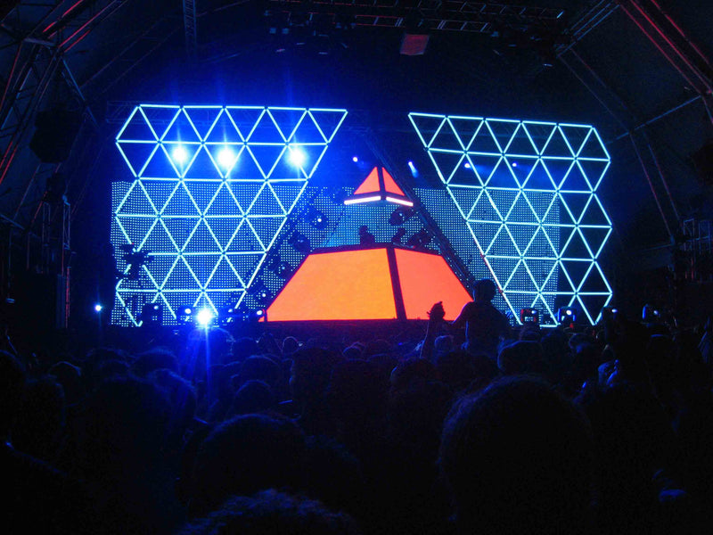 DAFT PUNK.