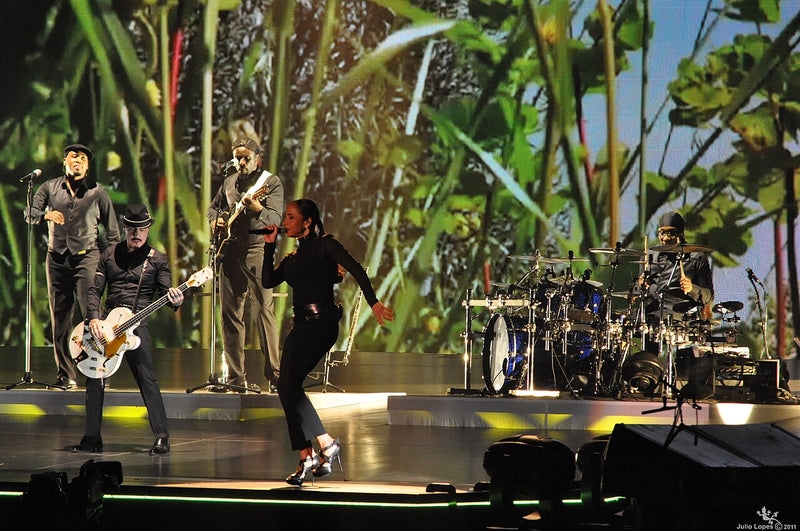 SADE.
