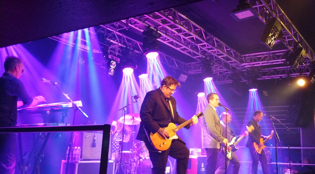 Electric Six op het podium van The Liquid Room in Edinburgh, 30 november 2023.