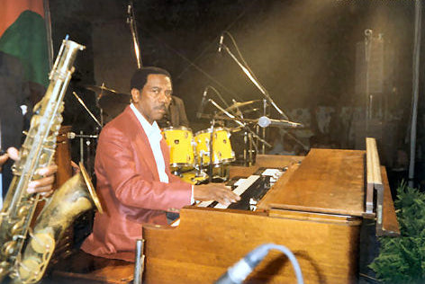 Jimmy Smith achter zijn Hammondorgel tijdens Jazz Sori in Italië in 1994.