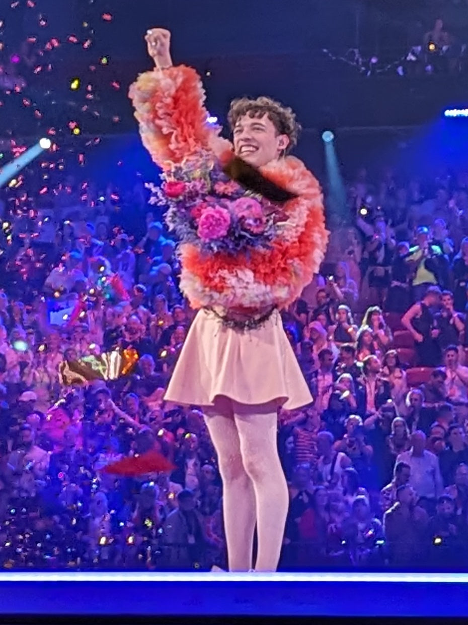 Nemo viert de overwinning op het Eurovisie Songfestival van 2024.