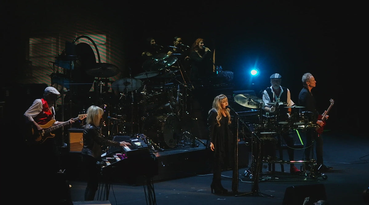 Fleetwood Mac met de klassieke Rumours-bezetting tijdens een concert in Sacramento in 2014