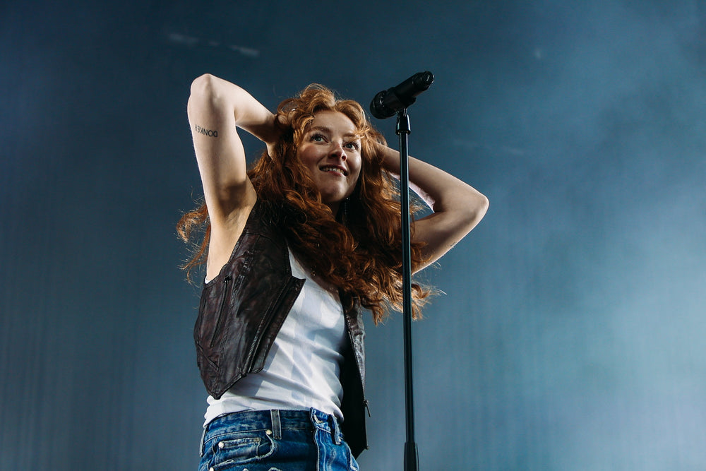 Froukje tijdens haar optreden op Hello Festival 2024