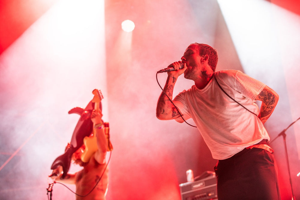 IDLES live op Glastonbury in 2019; foto Simoncromptonreid, CC BY-SA 4.0