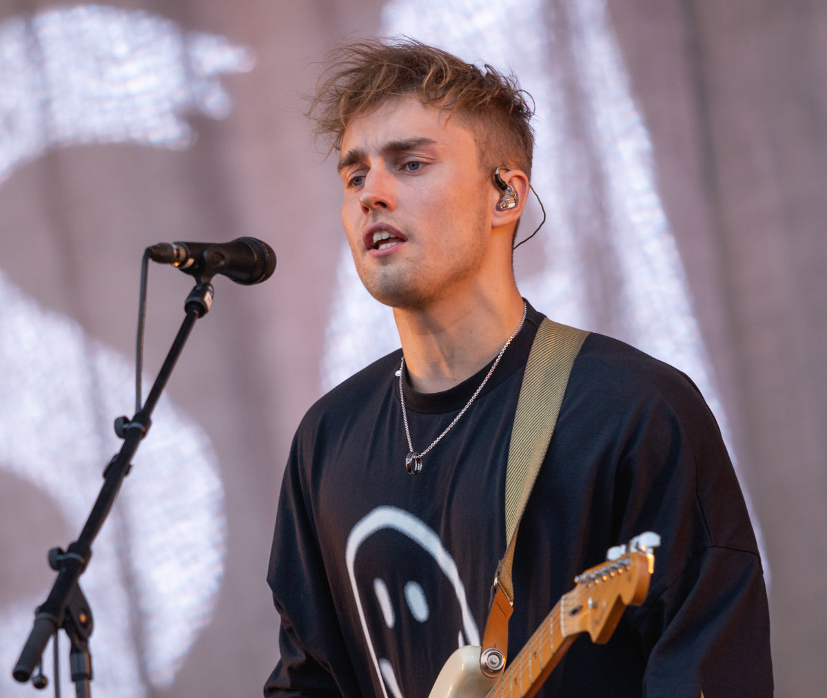 Sam Fender op Boardmasters 2021 — Raph_PH, CC BY 2.0