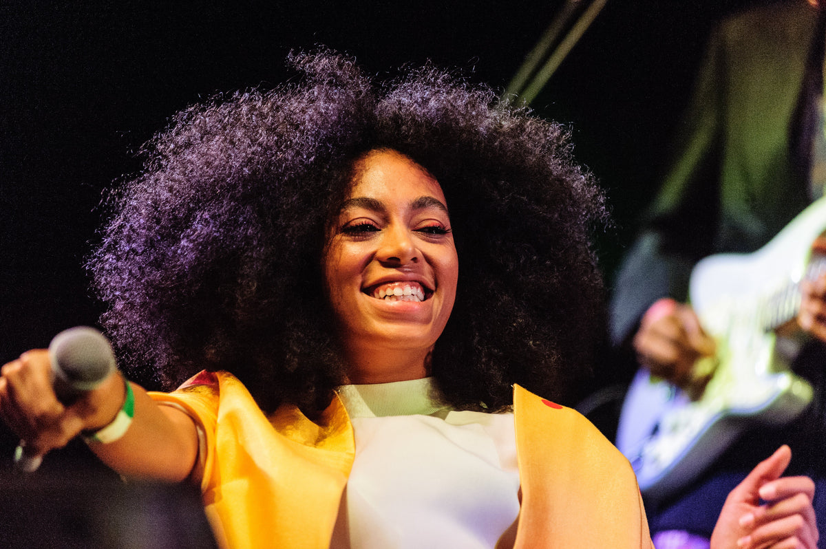 Solange live tijdens Coachella 2014. Foto: Neon Tommy / CC BY-SA 2.0