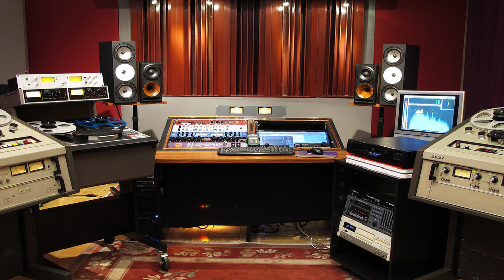 Masteringstudio als illustratie bij het verschil tussen mastering en remastering.
