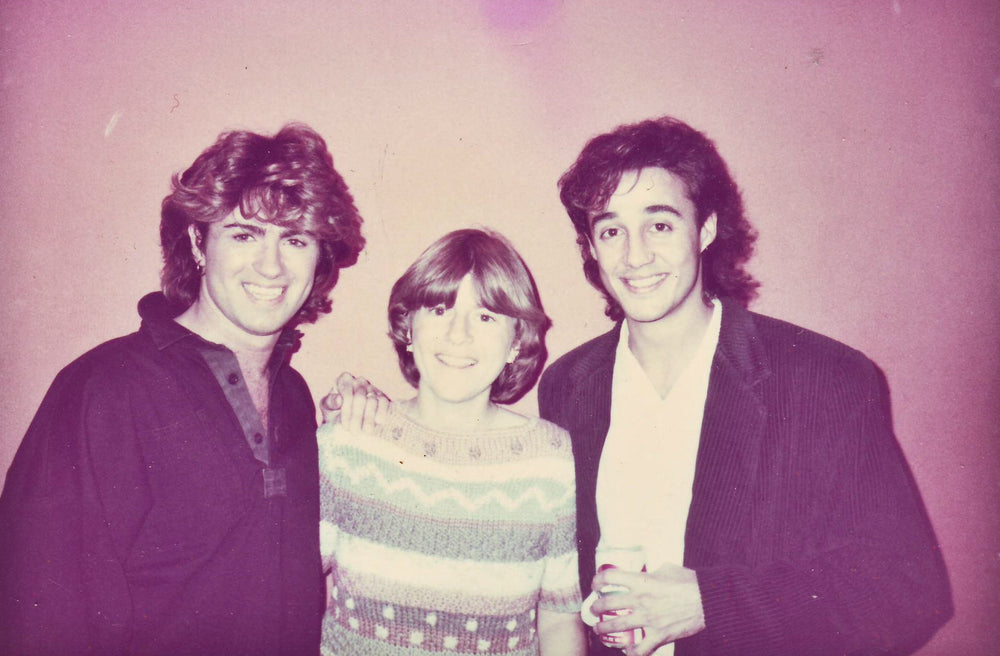 George Michael en Andrew Ridgeley van Wham! met Louise Palanker
