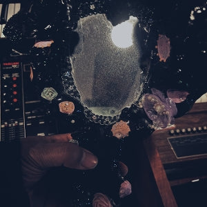 Maneka – Bathes and Listens (1LP, farbiges Vinyl)