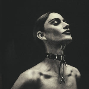 Niia – V (1CD)