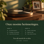 Achterkant van de Vaderdaghoes met platenspeler, persoonlijke boodschap en voorbeeldnummerlijst voor kant A en B